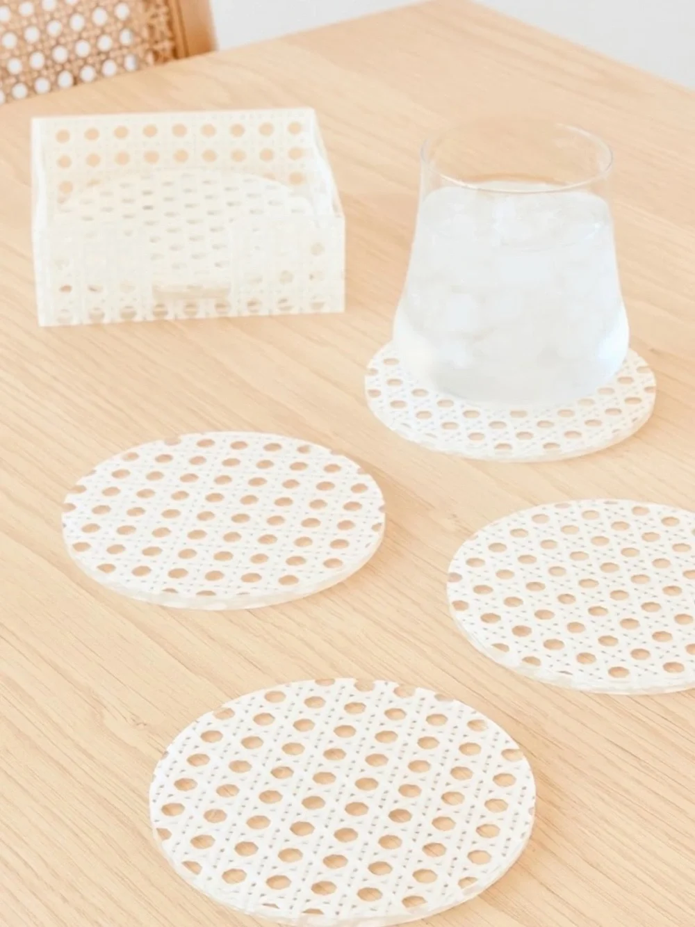 Kim Seybert White Reed Coaster Set of 6 - Picture 5 of 7